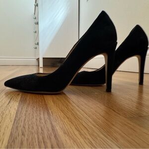 Chic Black Suede Heels